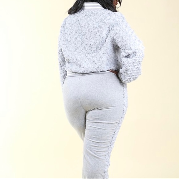 2 Piece Plus Faux Fur Jogger Set. Actual Product Pics in Post! - Picture 2 of 12